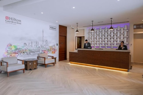 One Bedroom Suite Near Al Bakhit Center 14 Luxury Bookings