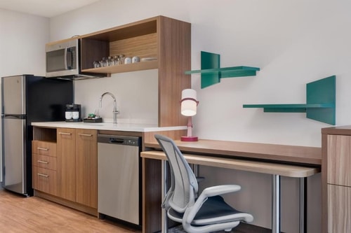 King Studio Suite Near To Toyota Center HOU 2 Luxury Bookings