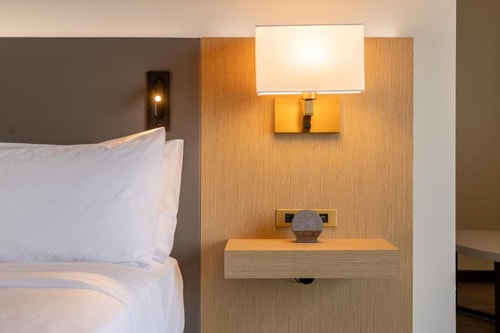 Classic King Room Near Bendwood Park HOU 3 Luxury Bookings