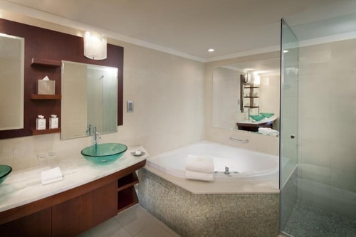 Two Bedroom Residence Near Dubai Sports World 5 Luxury Bookings
