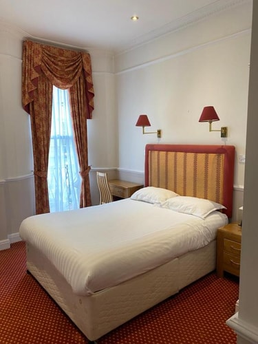 Standard Double Or Twin Room Near Alleyn Court LON Luxury Bookings