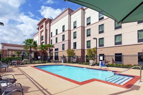 King Room Near UP Excellence Academy HOU 3 Luxury Bookings