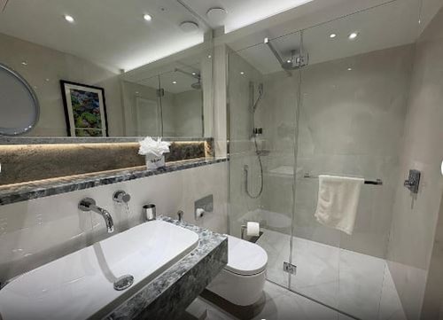 Studio Near Barclays Bank LON 5 Luxury Bookings