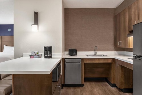 King Studio Suite Near Willowbrook WWTP HOU 4 Luxury Bookings
