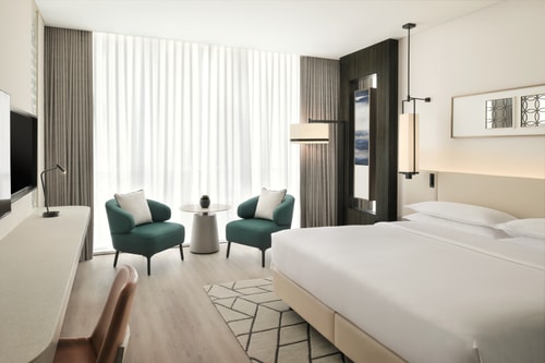 Deluxe King Or Twin Room Near H Hotel Sheikh Zayed Luxury Bookings