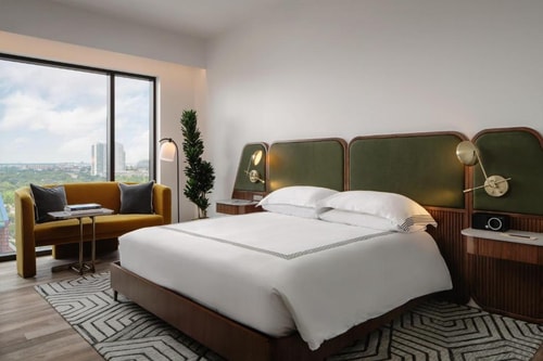 King Room Near Federal Reserve Bank HOU Luxury Bookings