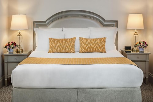 Classic King Room Near Turtle Creek Park DAL 2 Luxury Bookings