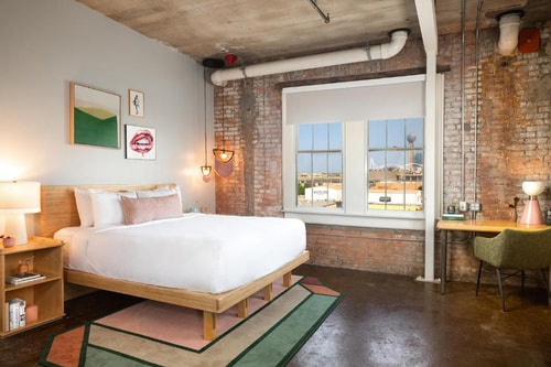 Standard Room Near Johnny's Chicken & Waffles DAL Luxury Bookings