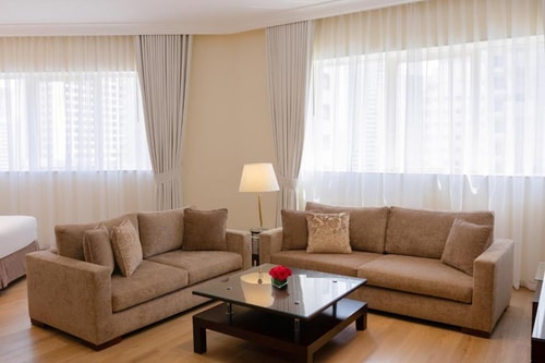 Studio Apartment Near Dubai Internet City Metro 2 Luxury Bookings