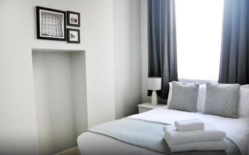 One Bedroom Apartment Near Tantric Journey LON 1 Luxury Bookings