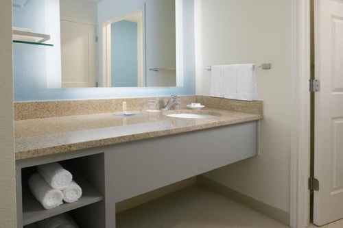 Studio Suite Near Glazer's Beer and Beverage DAL 2 Luxury Bookings