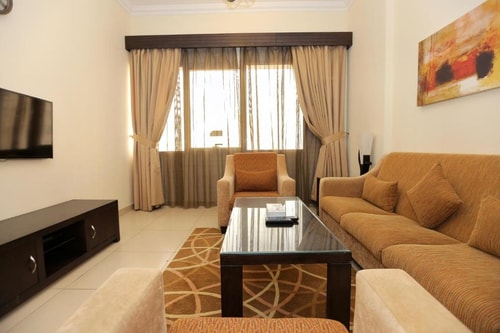 Classic One Bedroom Apartment Near Ski Dubai 4 Luxury Bookings