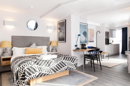 Double Studio Near Wakefield Gardens LON Luxury Bookings