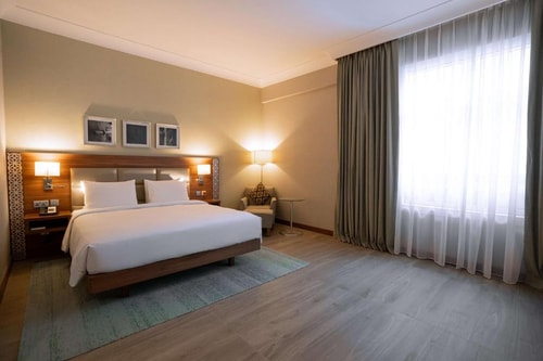 Superior King Room Near Al Bakhit Center 4 Luxury Bookings