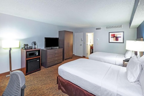 King Room Near Medical/Market Center DAL 1 Luxury Bookings