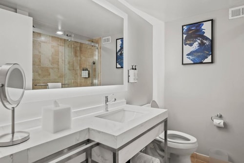 Standard Room Near Bite Bistro Wine Bar ORL 3 Luxury Bookings