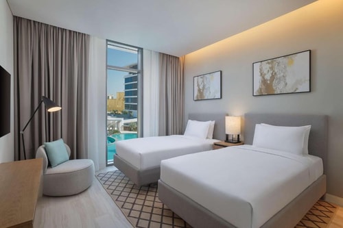 One Bedroom Apartment Near Yas Waterworld Car Park 2 Luxury Bookings