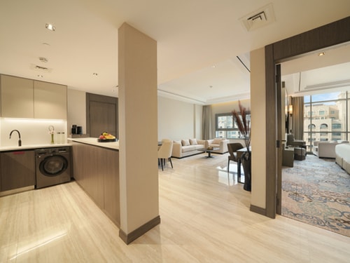 One Bedroom Suite City View At Palm Jumeirah 5 Luxury Bookings