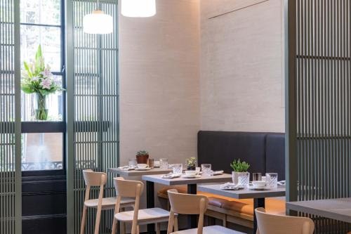 Superior Double Room Near Gogo Glazing LON 12 Luxury Bookings