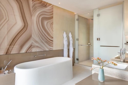 Deluxe Marina City View Room Near The Qix Club 4 Luxury Bookings