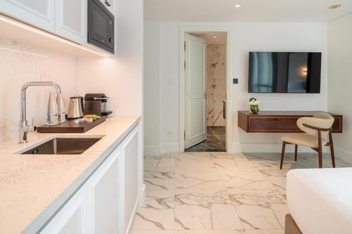 Queen Room Pet Friendly Near To Expo City Dubai 3 Luxury Bookings