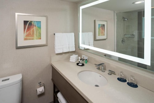 Guest Room Near Galleria Chevrolet DAL 5 Luxury Bookings