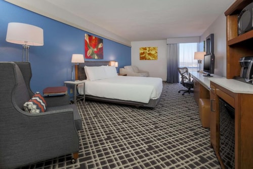 King Room Near Jade Waters Resort Pool 4 Luxury Bookings