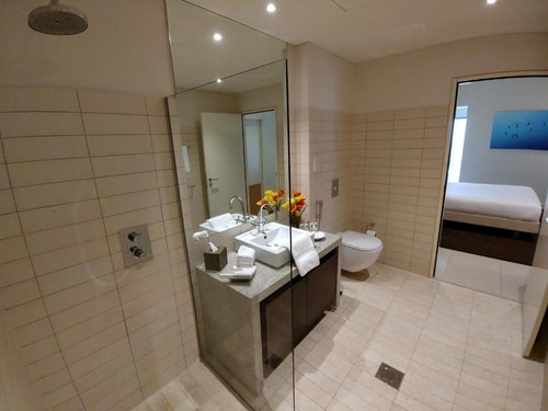 One Bedroom Apartment Near WTC Metro Station 5 Luxury Bookings