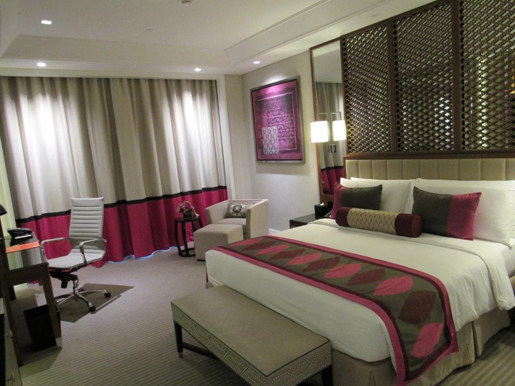 Luxury King Or Twin Room Near The Executive Tower Luxury Bookings