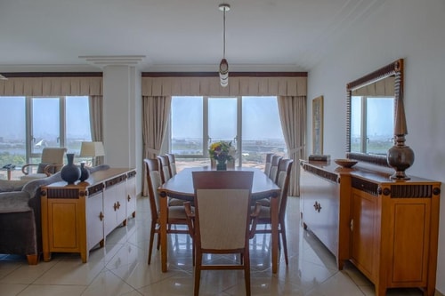 Three Bedroom Apartment Near fashion Club 5 Luxury Bookings