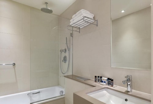 Double Or Twin Room Near Water Gardens LON 6 Luxury Bookings