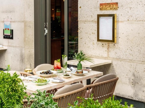 Superior Room Near Aldgate Square LON 11 Luxury Bookings