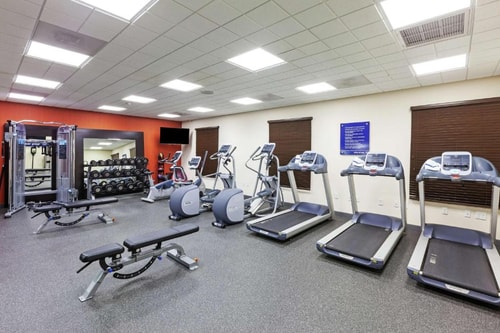 King Room Near UP Excellence Academy HOU 4 Luxury Bookings