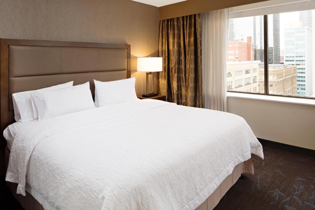 King Room Near Mercantile National Bank DAL Luxury Bookings