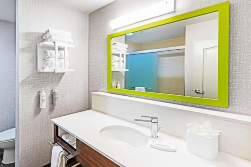 King Room Near Cottage Grove Park HOU 5 Luxury Bookings