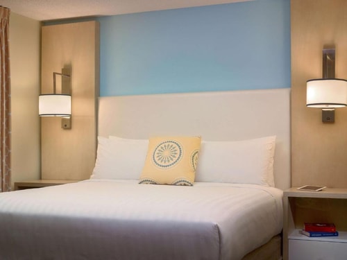 King Studio Near Museum of Illusions Houston HOU Luxury Bookings
