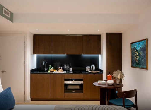 One Bedroom Apartment Near Pinnacle Park LON 5 Luxury Bookings