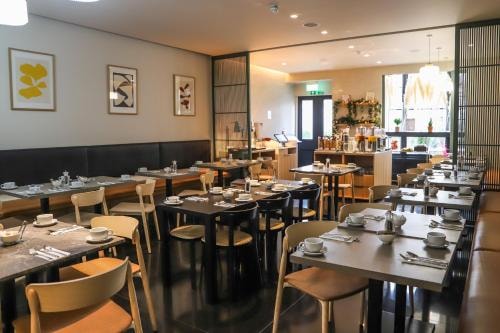 Superior Double Room Near Gogo Glazing LON 17 Luxury Bookings