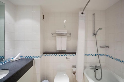 Standard Room Near Brunswick Square Gardens LON 3 Luxury Bookings
