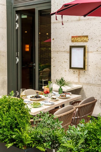 Superior Room Near Aldgate Square LON 12 Luxury Bookings