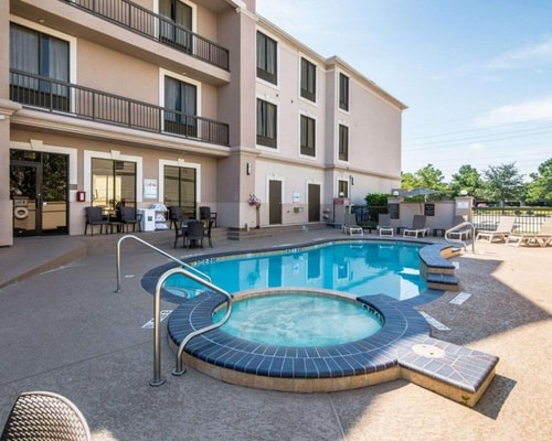 King Suite Near Maddies Baseball Field HOU 15 Luxury Bookings