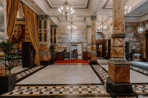 Small Queen Room Near Trafalgar Square LON 6 Luxury Bookings