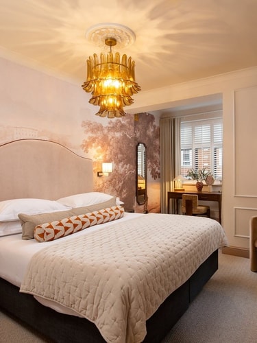 One Bedroom Apartment Near Walton Estates LON 1 Luxury Bookings