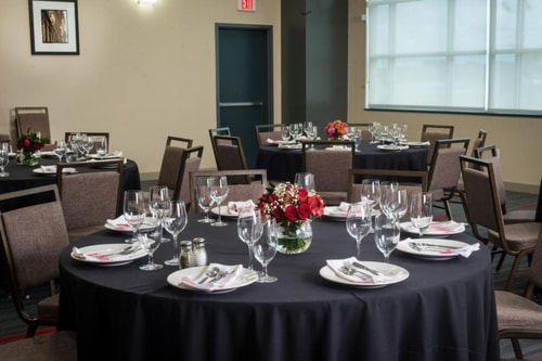 Guest Room Near Thorne Stadium HOU 8 Luxury Bookings