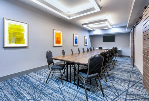 Standard King Room Near Ace Kitchen And Lounge DAL 5 Luxury Bookings