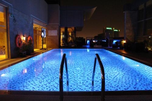 Standard King Or Twin Room Near Baniyas Square 13 Luxury Bookings