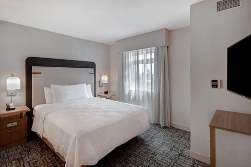 Queen Studio Suite Near Kezar Life Sciences SAN Luxury Bookings