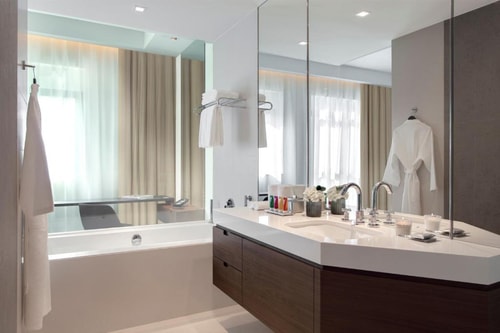 Deluxe King Or Twin Room City View Near Souk Bahar 5 Luxury Bookings