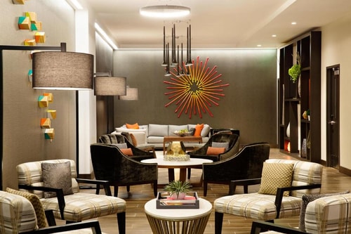 King Room Near Mercantile National Bank DAL 5 Luxury Bookings