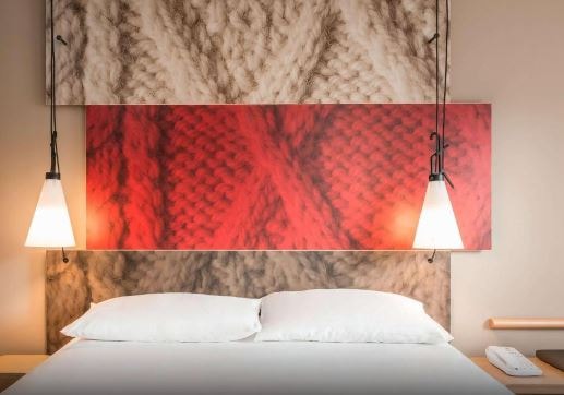 King Or Twin Room Near Tesco Bank LON Luxury Bookings